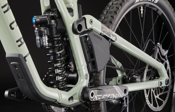 Commencal Supreme DH V5 Essential Heritage Green